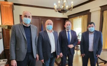 Τον Αναπληρωτή Υπουργό Εσωτερικών συνάντησαν οι Δήμαρχοι Ηρακλείου, Μεταμόρφωσης και Λυκόβρυσης –Πεύκης