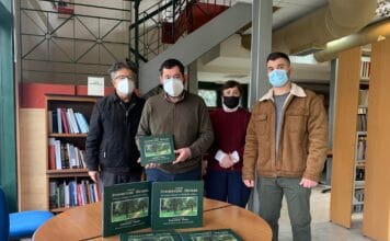 Το βιβλίο της ιστορίας του Δήμου Λυκόβρυσης- Πεύκης στη Δημοτική Βιβλιοθήκη