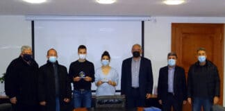 Ο Δήμαρχος Αμαρουσίου Θεόδωρος Αμπατζόγλου βραβεύει διακριθέντες αθλητές του ΓΣΑ