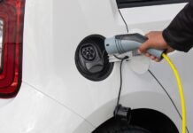 Ο Δήμος Ηρακλείου Αττικής ξεκινά να κινείται ηλεκτρικά – 7 νέα οχήματα στις δημοτικές υπηρεσίες από το πρόγραμμα Αντώνης Τρίτσης