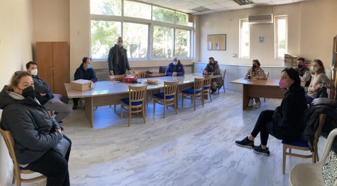 Προμήθεια έξι νέων αυτόματων εξωτερικών φορητών απινιδωτών από το Δήμο Πεντέλης για τις ανάγκες ισάριθμων αθλητικών χώρων του Δήμου