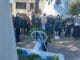 Κατάθεση στεφάνου από τον Πρόεδρο του ΣΠΑΠ Βλάσση Σιώμο στη μνήμη των ηρώων στον εορτασμό της 25ης Μαρτίου στα Μελίσσια.