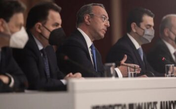 Μέτρα στήριξης και έκτακτα επιδόματα για την αντιμετώπιση της ακρίβειας