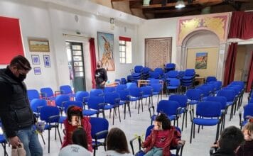 Προσφορά παιδικών παπουτσιών από την Ένωση «Μαζί για το Παιδί» σε παιδιά του Δήμου Νέας Ιωνίας