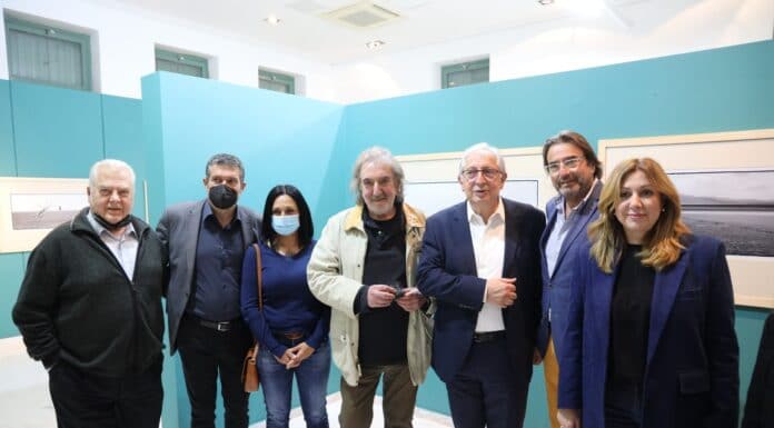 Άνοιξε για το κοινό η Έκθεση Φωτογραφίας, με θέμα «Απέναντι ή Δίπλα, της οικογένειας Σοφικίτη στην Ολυμπιακή Δημοτική Πινακοθήκη «Σπύρος Λούης»
