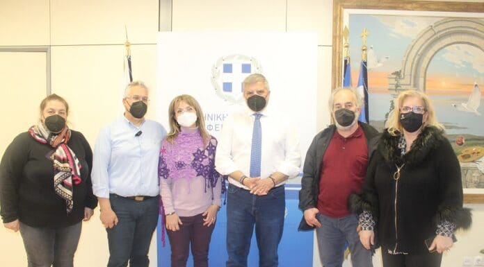 Συνάντηση του Περιφερειάρχη Αττικής Γ. Πατούλη με αντιπροσωπεία της Ομοσπονδίας Πολυμελών Οικογενειών με Τρία Τέκνα Ελλάδος (ΟΠΟΤΤΕ)