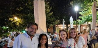 Χορός, τραγούδι και αθρόα συμμετοχή κόσμου στο καλοκαιρινό «Ουζάκι» των Αθμονέων Χορός, τραγούδι και αθρόα συμμετοχή κόσμου στο καλοκαιρινό «Ουζάκι» των Αθμονέων