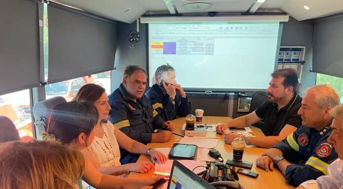 Κλιμάκιο της Διεύθυνσης Ανάπτυξης της Π.Ε. Βορείου Τομέα σε αυτοψία για καταγραφή ζημιών σε επιχειρήσεις στις πληγείσες από την πυρκαγιά περιοχές, παρουσία της Αντιπεριφερειάρχη Λ.Κεφαλογιάννη