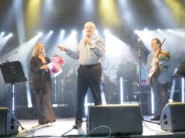 Φεστιβάλ Δήμου Αμαρουσίου 2022: Συγκλονιστική βραδιά από την Πέγκυ Zήνα και τον Χρήστο Νικολόπουλο