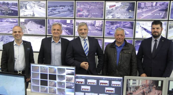 Ο τετραψήφιος αριθμός 1544 της Περιφέρειας Αττικής έχει δεχθεί από την ημέρα λειτουργίας του πάνω από 1000 κλήσεις για προβλήματα στους δρόμους αρμοδιότητας της Περιφέρειας