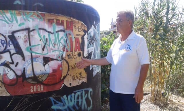 ΣΥΜΜΑΧΙΑ ΠΟΛΙΤΩΝ “Η ΠΟΛΙΤΙΚΗ ΠΡΟΣΤΑΣΙΑ ΣΤΟ ΔΗΜΟ ΜΑΣ ΚΑΙ ΠΩΣ ΠΗΡΑΝ ΤΗ ΜΕΓΑΛΗ ΚΙΝΗΤΗ ΔΕΞΑΜΕΝΗ ΝΕΡΟΥ ΑΠΟ ΤΟ ΔΑΣΟΣ ΚΑΙ ΤΗΝ ΠΗΓΑΝ ΣΤΟ …ΛΑΧΑΝΟΚΗΠΟ”