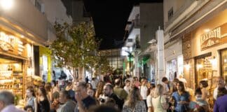 Γιορτή το “Λευκό Σάββατο” για το Μαρούσι με χιλιάδες κόσμου στο Εμπορικό Κέντρο