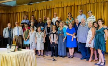 ΓΙΟΡΤΗ ΜΕ ΤΡΑΓΟΥΔΙΑ ΚΑΙ ΠΟΙΗΣΗ ΑΦΙΕΡΩΜΕΝΗ ΣΤΗΝ ΤΡΙΤΗ ΗΛΙΚΙΑ