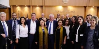 Με επετειακά τραγούδια η Μικτή Χορωδία του Δήμου Αμαρουσίου «Τερψιχόρη Παπαστεφάνου» τίμησε τους ήρωες του ‘40 Με επετειακά τραγούδια η Μικτή Χορωδία του Δήμου Αμαρουσίου «Τερψιχόρη Παπαστεφάνου» τίμησε τους ήρωες του ‘40