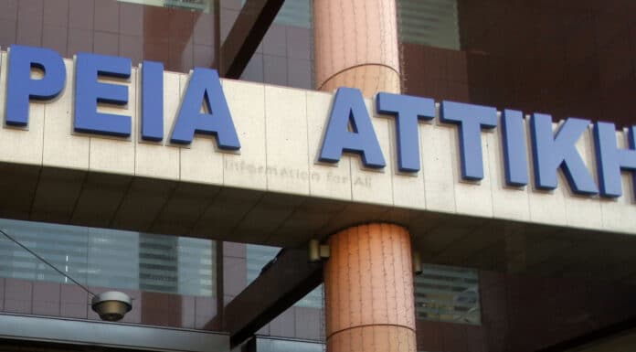 Η Περιφέρεια Αττικής απαντά στη Ρ. Δούρου σχετικά με τη μίσθωση υδροφόρων