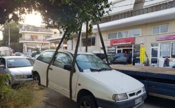 Συνεχίζεται η καταγραφή και η απόσυρση εγκαταλελειμμένων οχημάτων στο Δήμο Νέας Ιωνίας