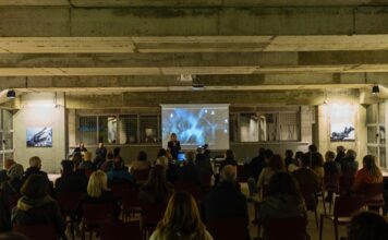 Παρατείνεται έως τις 15 Ιανουαρίου η έκθεση «Το αίνιγμα του δάσους» του Τάσου Βρεττού, στο κτήριο «Νόμπελ»