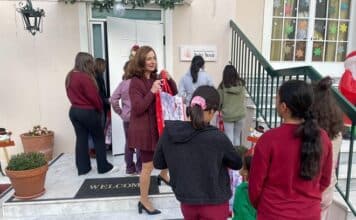 Δώρα σε έξι δομές παιδικής προστασίας εποπτείας της Π.Ε. Βορείου Τομέα παρέδωσε η Αντιπεριφερειάρχης Λουκία Κεφαλογιάννη