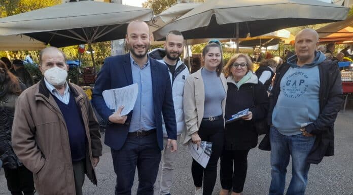 “ΔΗΜΟΣ ΜΠΡΟΣΤΑ+” “Παρόντες από την πρώτη μέρα στις λαϊκές της πόλης”