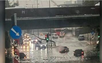 ΈΚΤΑΚΤΟ: Πλημμύρισε η υπόγεια διάβαση της Σπύρου Λούη στο Μαρούσι-εγκλωβίστηκαν οδηγοί