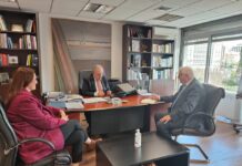 Ο Παναγιώτης Ιωάννου στον Αναπληρωτή Υπουργό Ανάπτυξης και Εμπορίου Ν. Παπαθανάση