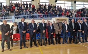 Την πρωτοχρονιάτικη πίτα έκοψε ο αθλητικός σύλλογος ΝΙΚΗ ΑΜΑΡΟΥΣΙΟΥ παρόντος του Δημάρχου Θεόδωρου Αμπατζόγλου