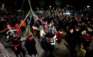 Αποκριάτικο ξεφάντωμα στην Κεντρική Πλατεία με τους πολιτιστικούς και μουσικοχορευτικούς συλλόγους του Χαλανδρίου