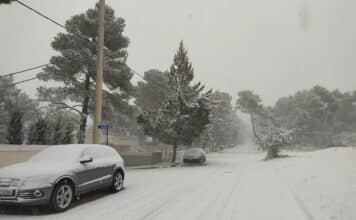 Σε εξέλιξη η κακοκαιρία “Μπάρμπαρα” στην Αττική- Νεό κύμα χιονόπτωσης από το απόγευμα