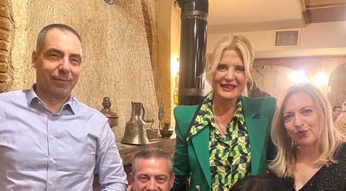 Στην κοπή της βασιλόπιτας του Συλλόγου Μικρασιατών Πεύκης – Λυκόβρυσης «Ιωνία», η υποψήφια Δήμαρχος Λυκόβρυσης – Πεύκης Μαρίνα Πατούλη Σταυράκη
