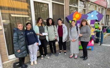 Οι μαθητές του ΕΠΑΛ Αναβρύτων προσφέρουν στο Κοινωνικό Παντοπωλείο της Κηφισιάς.