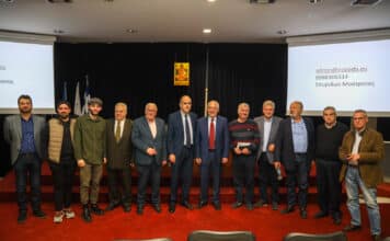 Παρουσία του Δημάρχου Αμαρουσίου Θ. Αμπατζόγλου, η παρουσίαση της νέας Ψηφιακής Πλατφόρμας για τη Διαχείριση Καταστροφών και Έκτακτων Αναγκών του εθελοντή Πολιτικής Προστασίας Σπ. Μοστράτου