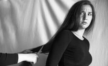 Δήμος Χαλανδρίου : «Captivity – Αιχμαλωσία» – Έκθεση φωτογραφίας της Μερόπης Σταυρινού εμπνευσμένη από την πρόσφατη εξέγερση των γυναικών στο Ιράν