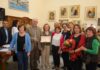Τα μέλη του ΚΑΠΗ που αποφοίτησαν από τα ξενόγλωσσα τμήματά του και τις εθελόντριες καθηγήτριες τους τίμησε ο Δήμαρχος Αμαρουσίου Θ. Αμπατζόγλου