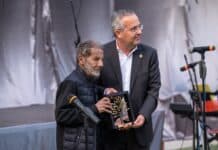 Εκδήλωση μετονομασίας του 6ου Δημοτικού́ Σχολείου Χολαργού σε «6ο Δημοτικό́ Σχολείο Χολαργού – Σταύρος Ξαρχάκος»