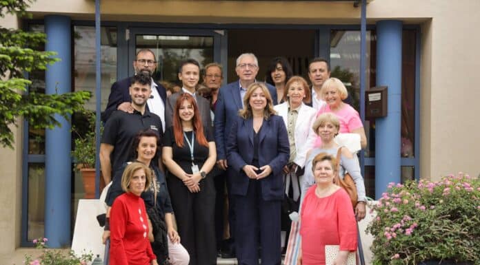 Ξεκίνησε ο Α΄ κύκλος δωρεάν μαθημάτων εκμάθησης ηλεκτρονικών εφαρμογών για τα μέλη των ΚΑΠΗ Αμαρουσίου, από την Samsung Electronics Hellas, μέσω του Προγράμματος «Καινοτομία σε κάθε ηλικία» Ξεκίνησε ο Α΄ κύκλος δωρεάν μαθημάτων εκμάθησης ηλεκτρονικών εφαρμογών για τα μέλη των ΚΑΠΗ Αμαρουσίου, από την Samsung Electronics Hellas, μέσω του Προγράμματος «Καινοτομία σε κάθε ηλικία»
