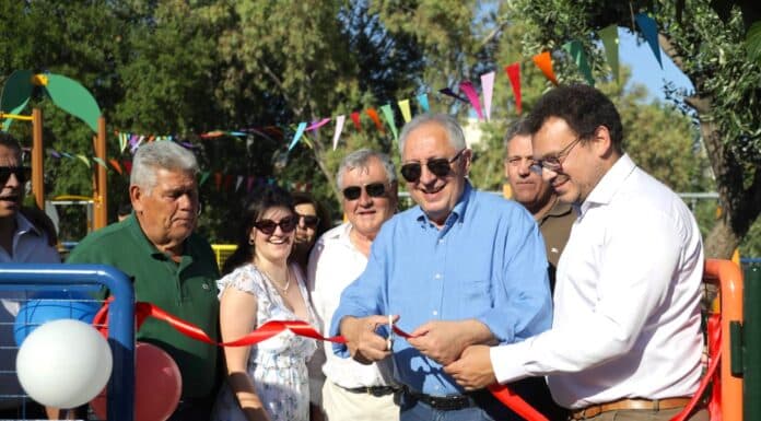 Ο Δήμαρχος Αμαρουσίου Θεόδωρος Αμπατζόγλου εγκαινίασε την ανακατασκευασμένη Παιδική Χαρά (Λακωνίας & Χαράς) στο Ψαλίδι
