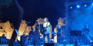 Εντυπωσιακή πρεμιέρα στα ΔΙΟΝΥΣΙΑ 2023: Μαγική συναυλία του Γιάννη Κότσιρα παρουσία χιλιάδων θεατών