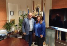 O Δήμαρχος Διονύσου Γιάννης Καλαφατέλης καλωσόρισε τη νεοεκλεγείσα Δήμαρχο Κατερίνα Μαϊχόσογλου