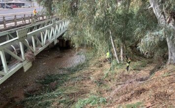 Οι αρμοδιότητες και οι ευθύνες της Αυτοδιοίκησης και της Κεντρικής Διοίκησης στα ζητήματα καθαρισμού ρεμάτων είναι ξεκάθαρες και προσδιορισμένες από τη νομοθεσία