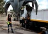 Η πρώτη γυναίκα χειρίστρια ανυψωτικών μηχανημάτων στη διαχείριση απορριμμάτων του Δήμου Χαλανδρίου