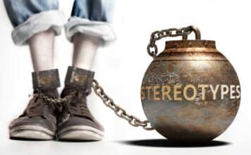 ΣΤΕΡΕΟΤΥΠΑ – ΠΡΟΚΑΤΑΛΗΨΕΙΣ ΚΑΙ ΣΥΝΗΘΕΙΕΣ ΠΕΡΙΟΡΙΖΟΥΝ ΤΗΝ ΕΛΕΥΘΕΡΙΑ ΣΚΕΨΗΣ ΚΑΙ ΔΡΑΣΗΣ, άρθρο του Υποναυάρχου ε.α. Στέλιου Φενέκου