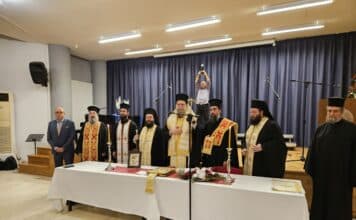 Σε γιορτινό χρώμα η ορκωμοσία του δημάρχου Ηρακλείου Αττικής Νίκου Μπάμπαλου και του νέου Δημοτικού Συμβούλιου.