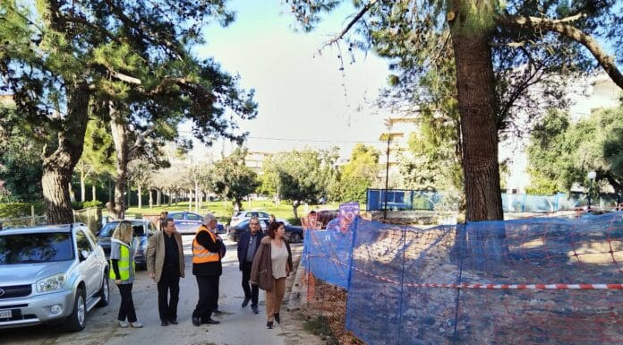 Νεότερη αυτοψία του Δημάρχου Αμαρουσίου Θεόδωρου Αμπατζόγλου στο έργο κατασκευής της νέας Παιδικής Χαράς (χώρος Αμαλιείου) και πέριξ οδών στην περιοχή του Κέντρου