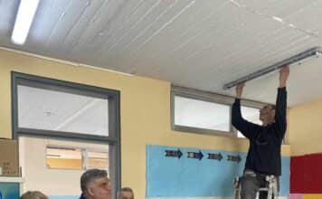 Ξεκίνησε η αντικατάσταση των καμμένων λαμπτήρων στα σχολεία του Δήμου