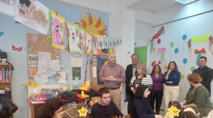 Στην αποκριάτικη γιορτή του 2ου Παιδικού Σταθμού Πεύκης ο δήμαρχος Λυκόβρυσης – Πεύκης, Μάριος Ψυχάλης