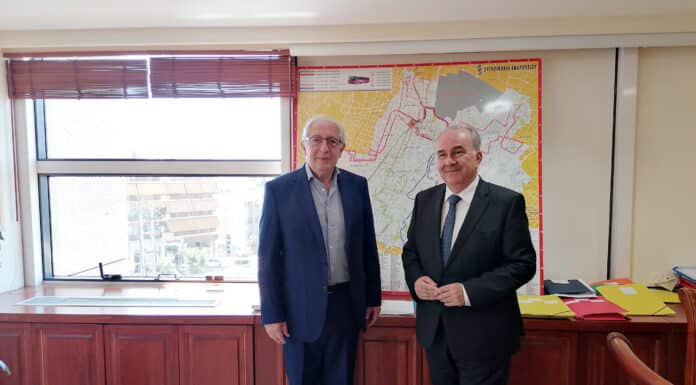 5 μεγάλα ζητήματα στο τραπέζι της συνάντησης Αμπατζόγλου- Παπαθανάση