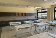 Τον εξοπλισμό του 3ου Δημοτικού Σχολείου Λυκόβρυσης παρέλαβε ο δήμαρχος Λυκόβρυσης – Πεύκης, Μάριος Ψυχάλης