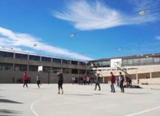 Έκτακτη είδηση- Τραυματίστηκε καθηγήτρια στο 6ο Γυμνάσιο Αμαρουσίου από κροτίδες