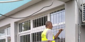 Άρχισε η κατασκευή γηπέδου 5×5 στο 2ο Δημοτικό Λυκόβρυσης, βάφτηκε και αναβαθμίστηκε ενεργειακά το σχολείο