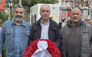 Κατάθεση στεφάνου από τον Δήμο Λυκόβρυσης – Πεύκης στο Πολυτεχνείο